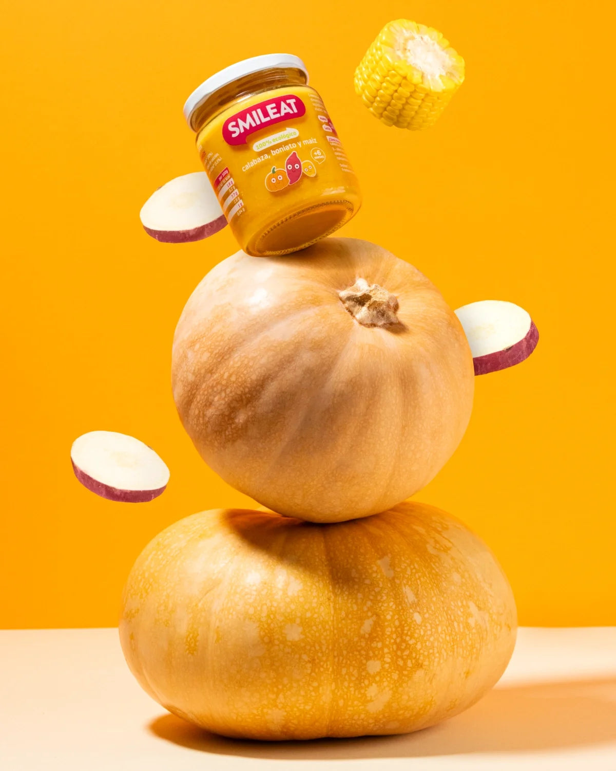 Boião biológico Smileat de abóbora, batata-doce e milho com os seus ingredientes